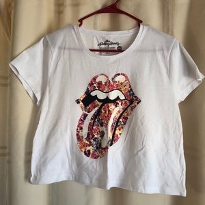 girl’s rolling stone tee